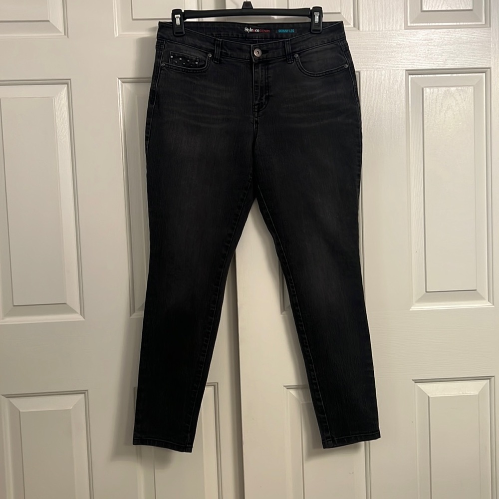 U85- Style & Co Denim Skinny Leg Black Dark Wash 5 Pockets Jeans Size 12